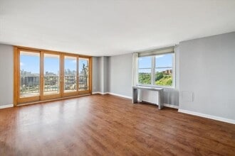 380 Mountain Rd in Union City, NJ - Foto de edificio - Building Photo