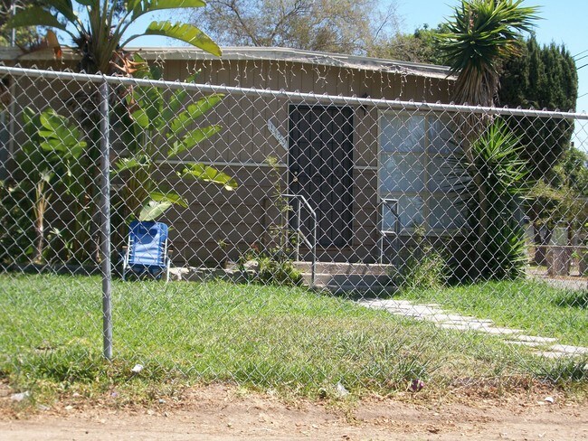 Park Side Court in Spring Valley, CA - Building Photo - Building Photo