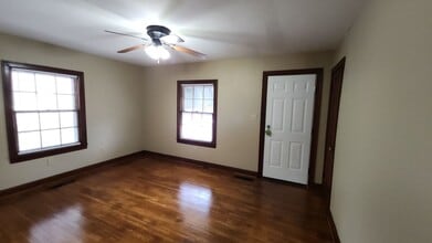 1416 N Detroit Ave in Russellville, AR - Building Photo - Building Photo