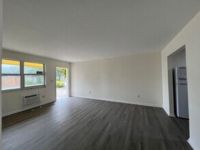 1855 Dillone Ln in North Palm Beach, FL - Building Photo - Building Photo