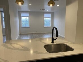 1024 Clinton St in Hoboken, NJ - Building Photo - Building Photo