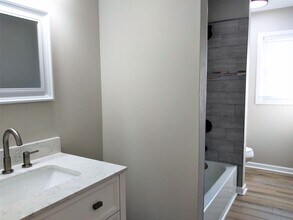 3285 Denton Rd-Unit -Unit "B" in Tuscumbia, AL - Building Photo - Building Photo