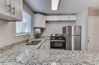 1608 Pecan Chase Cir-Unit -19 in Arlington, TX - Building Photo - Building Photo