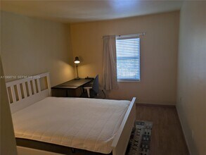 9621 SW 77th Ave in Miami, FL - Building Photo - Building Photo