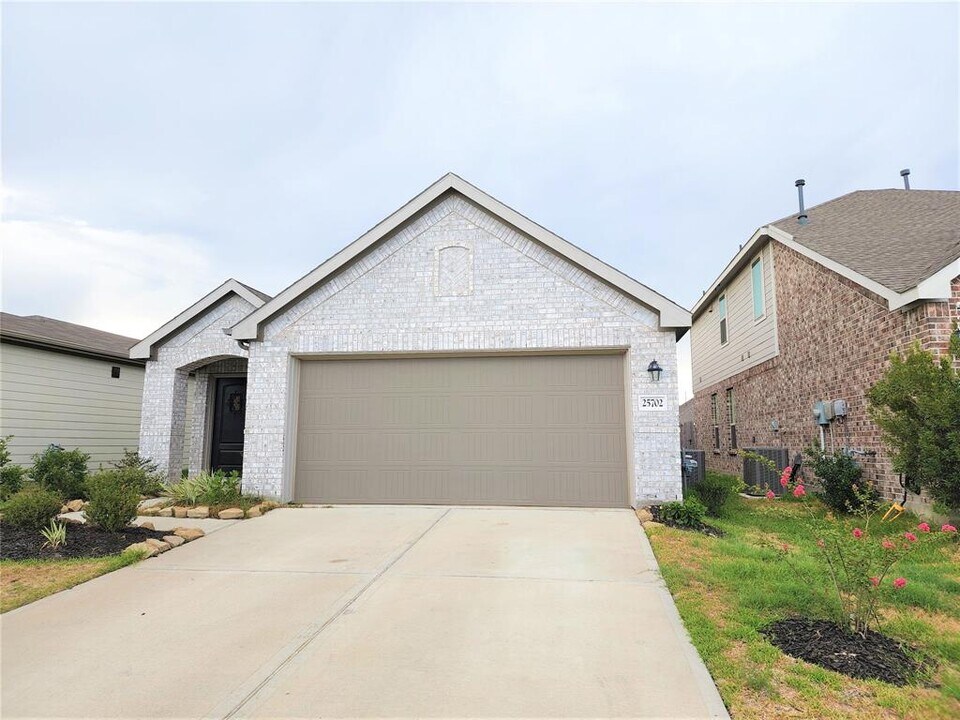 25702 Royal Catchfly Rd in Park Row, TX - Building Photo