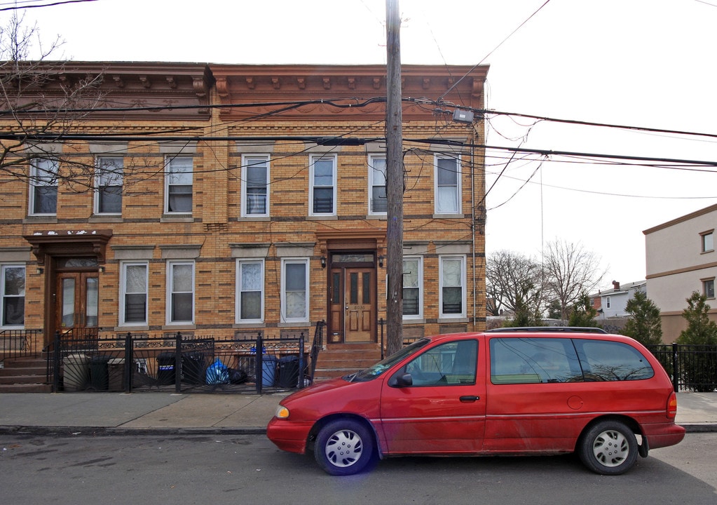 80-36 Cypress Ave in Flushing, NY - Building Photo