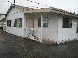 1806 Winchester Ave in Reedsport, OR - Foto de edificio - Building Photo