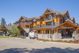Zalanta Resort at The Village in South Lake Tahoe, CA - Building Photo - Building Photo