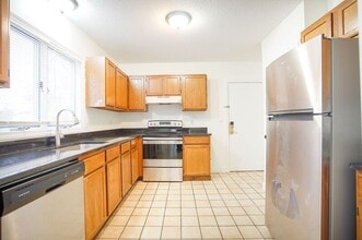 888 St James Ave in Springfield, MA - Building Photo - Building Photo