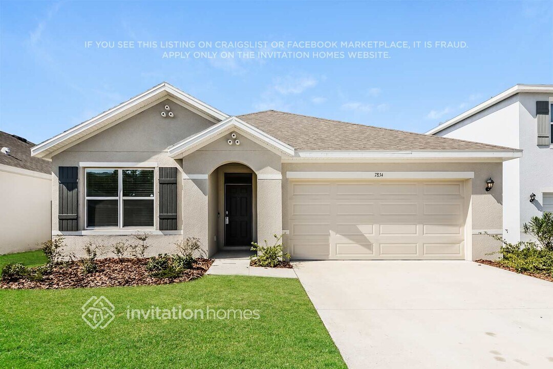 7834 Harbor Moor Dr in Palmetto, FL - Building Photo