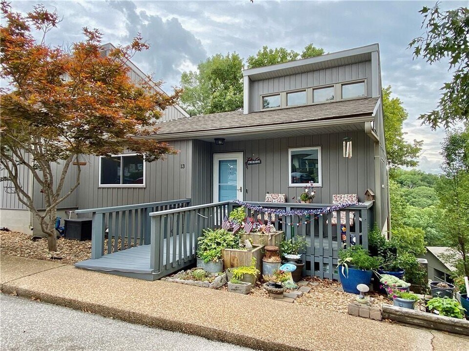 13 Connie Ln in Bella Vista, AR - Building Photo