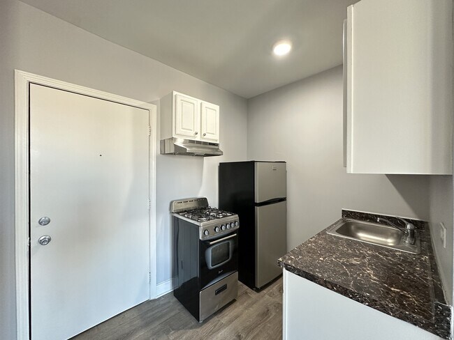 4027 N Kenmore Ave, Unit K02J in Chicago, IL - Building Photo - Building Photo