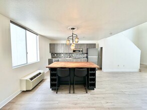 1944 13th St in San Diego, CA - Foto de edificio - Building Photo