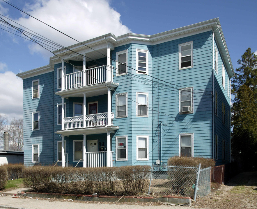 134 Ames St in Brockton, MA - Foto de edificio