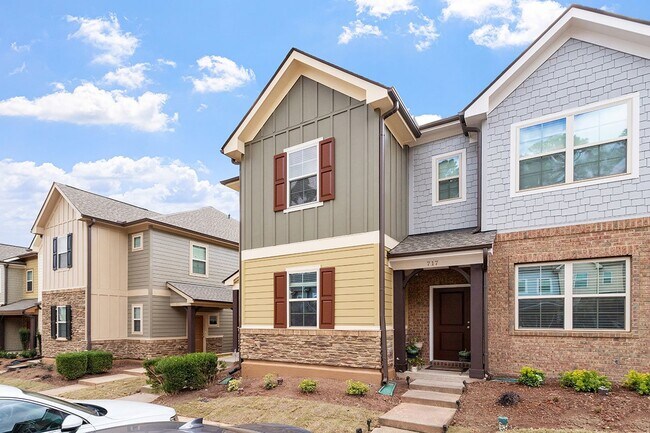 715 Wickham Ridge Rd in Apex, NC - Foto de edificio - Building Photo
