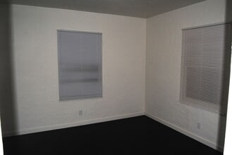 408 Oildale Dr in Bakersfield, CA - Building Photo - Building Photo