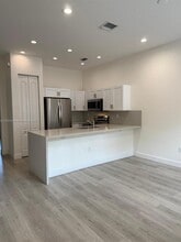 705 SW 147th Ave in Pembroke Pines, FL - Building Photo - Building Photo