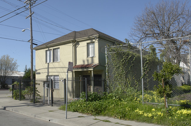 1242 28th St in Oakland, CA - Foto de edificio - Building Photo