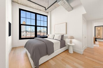 475 Kent Ave in Brooklyn, NY - Building Photo - Building Photo