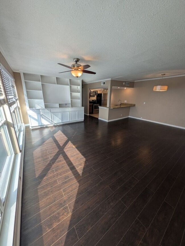 2503 McCue Rd in Houston, TX - Building Photo - Building Photo