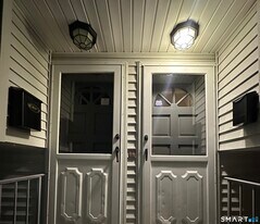 35 Worcester Ave in Waterbury, CT - Building Photo