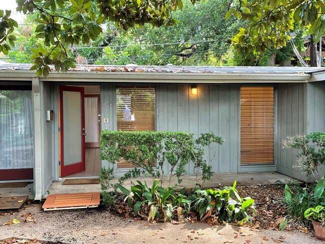 1714 Summit View Pl in Austin, TX - Building Photo - Building Photo