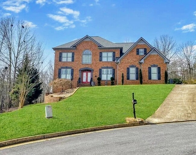 property at 2020 Washington Dr