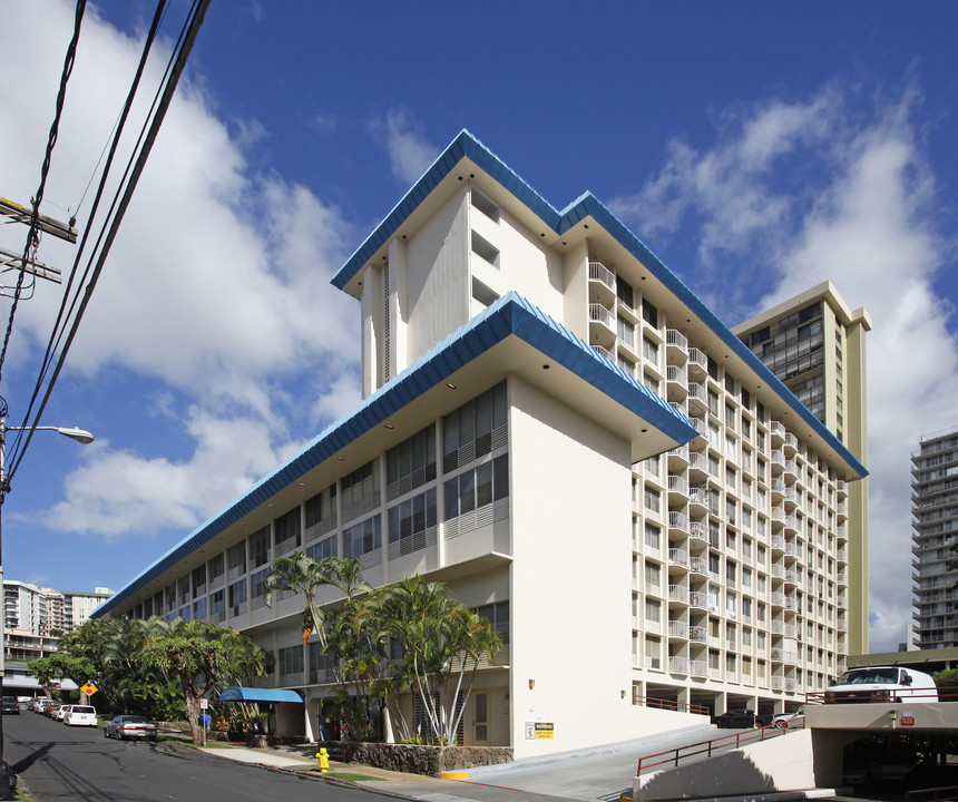 Village Maluhia in Honolulu, HI - Building Photo