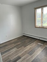 647 Shore Dr in Oakdale, NY - Building Photo