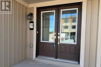 29 Pogie Dr in Welland, ON - Building Photo - Building Photo