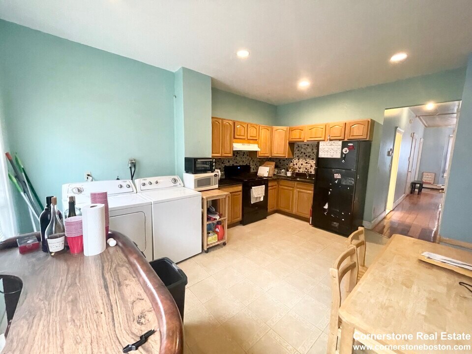 1562 Tremont St, Unit 3 in Boston, MA - Foto de edificio