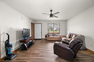 315 N School St in Diamond, IL - Building Photo - Building Photo