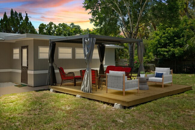 4220 Sunrise Blvd in Fort Pierce, FL - Building Photo - Building Photo