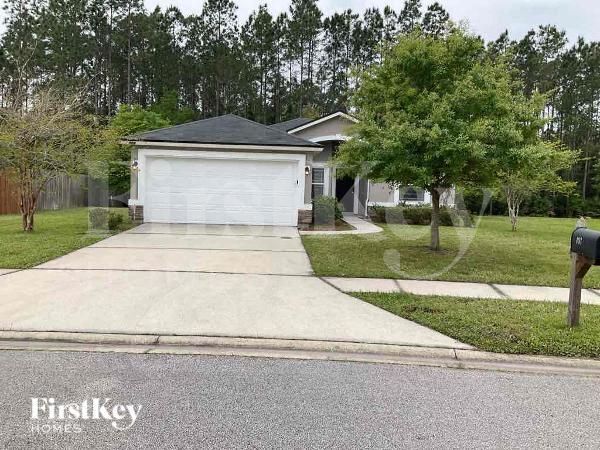 403 W New England Dr in Elkton, FL - Foto de edificio