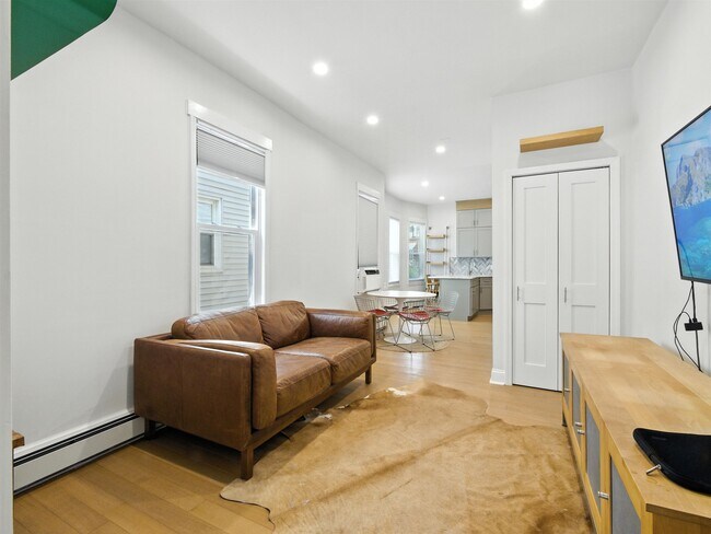 18 Charles St in Jersey City, NJ - Building Photo - Building Photo