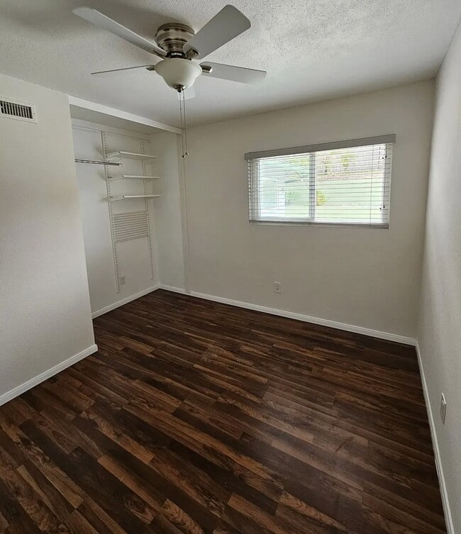 2127 Hanford Dr in San Diego, CA - Building Photo - Building Photo