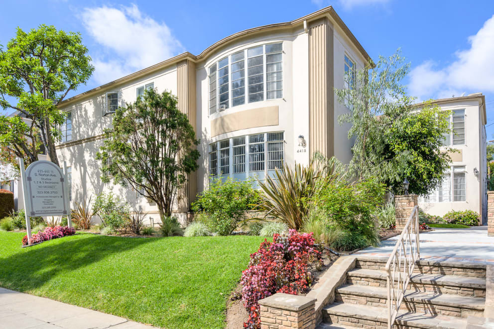 South Norton Apartments in Los Angeles, CA - Building Photo