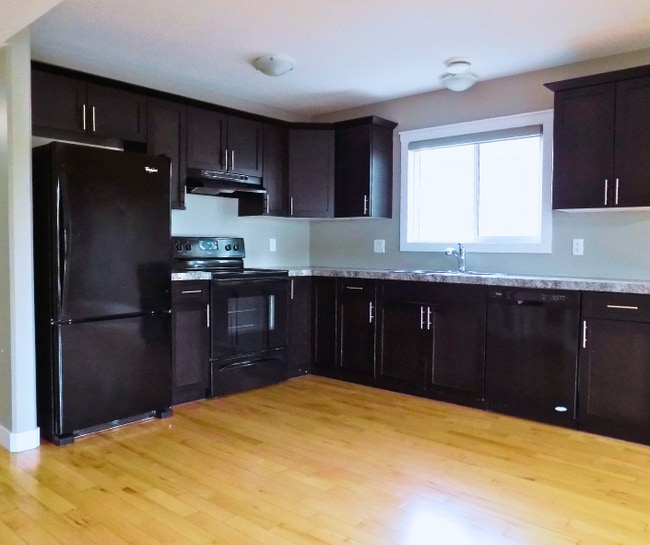 10307-10107 AvenueBlock B - 101 in Grande Prairie, AB - Building Photo - Building Photo