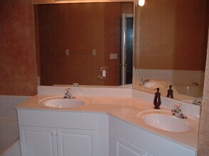 12572 Shoreline Dr in Wellington, FL - Building Photo - Building Photo
