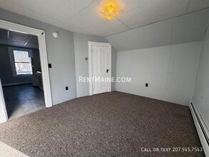 17 Edwards St in Waterville, ME - Building Photo - Building Photo
