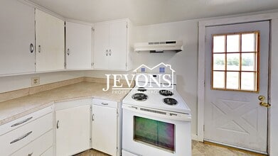 2851 Rosenkranz Rd in Tieton, WA - Building Photo - Building Photo