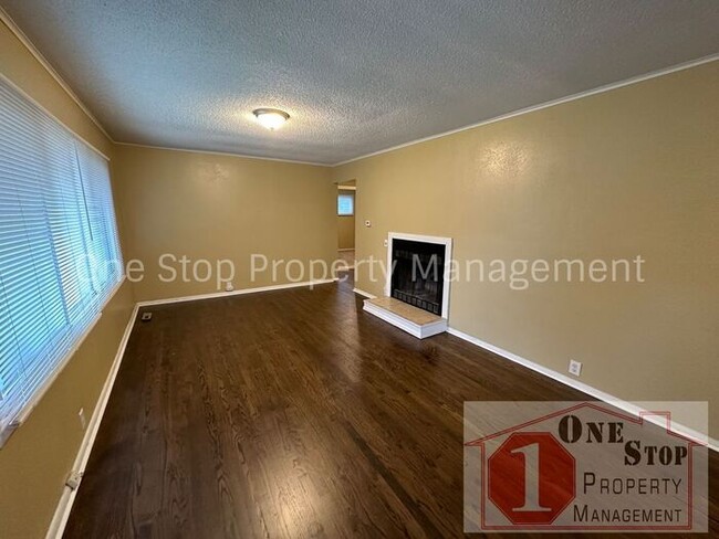 10738 Blue Ridge Blvd in Kansas City, MO - Building Photo - Building Photo