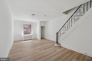 1912 S Woodstock St in Philadelphia, PA - Building Photo