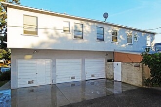 2577 Granville Ave, Unit 2577 in Los Angeles, CA - Foto de edificio - Building Photo