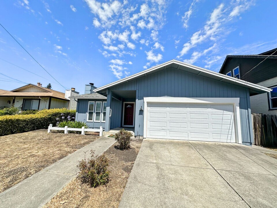 546 Richmond St in El Cerrito, CA - Building Photo