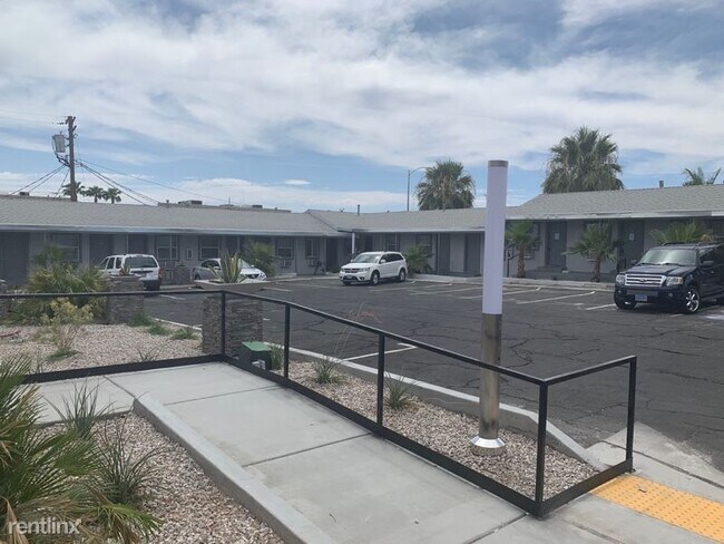 1401 E Carson Ave in Las Vegas, NV - Building Photo - Building Photo
