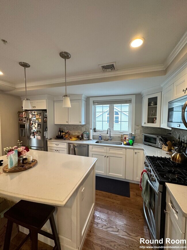 18 Harrison St, Unit 2 in Boston, MA - Building Photo - Building Photo