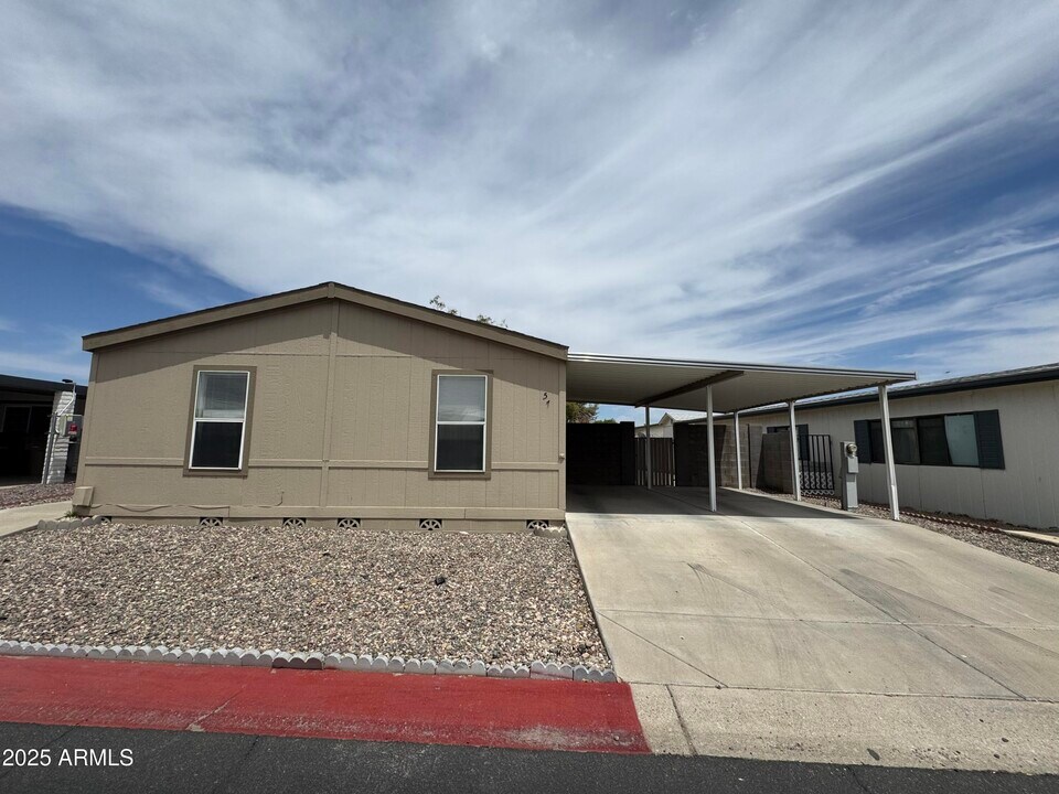 8601 N 103rd Ave in Peoria, AZ - Building Photo