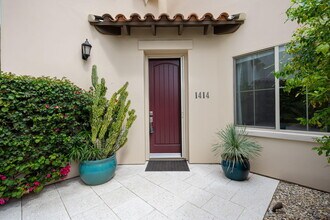 1414 Guzman Ln in Palm Springs, CA - Building Photo - Building Photo
