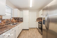 1825 Old Creek Dr photo'